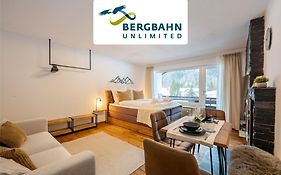 Alpenstube mit Bergblick, Sauna und Hallenbad